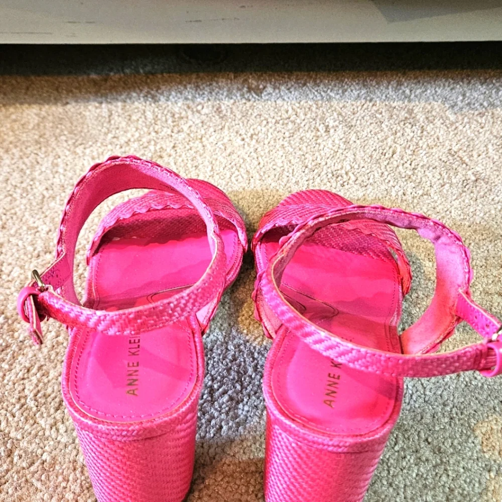NEW Anne Klein Fushia Pink Women's Block Heel Sandals - Picture 3 of 4